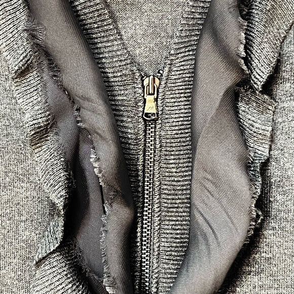 $5 ADD ON with $15+ Bundle‎ Kenneth Cole New York V Neck Zip Cardigan Sz M  EUC - Picture 4 of 10